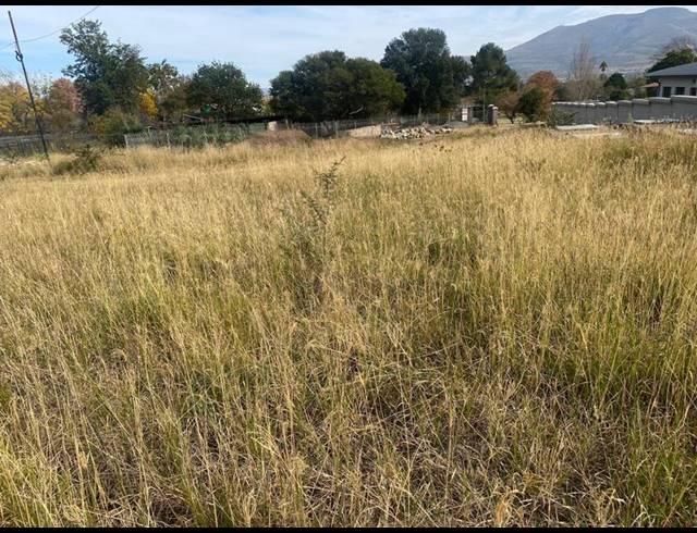 LAND FOR SALE IN BALMORAL